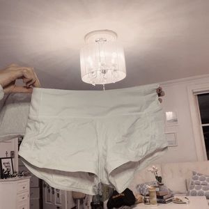 Lululemon speed up low rise lined 2.5 inch shorts